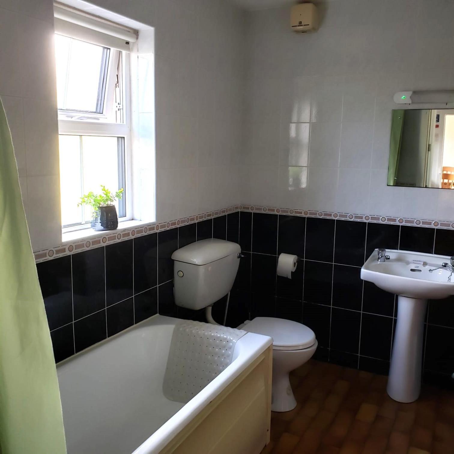Louisburgh Cottages Ngoại thất bức ảnh